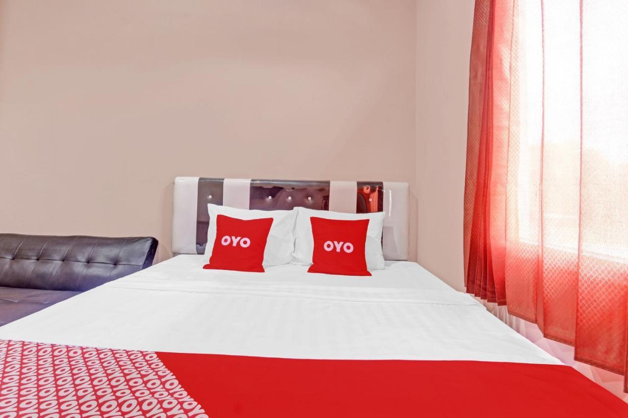 Oyo 90796 Hotel Mulya Indah Tambakmulya Экстерьер фото