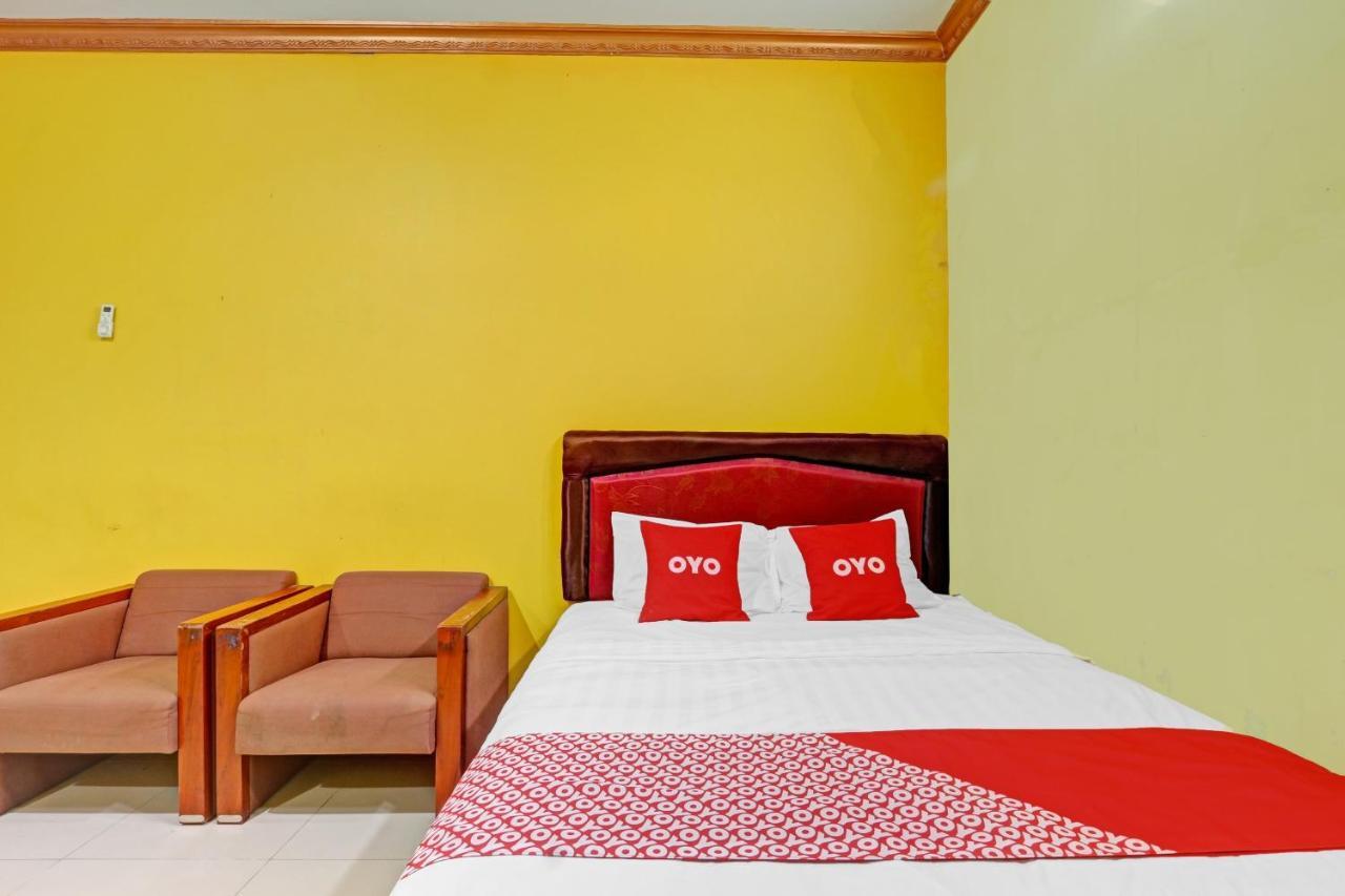 Oyo 90796 Hotel Mulya Indah Tambakmulya Экстерьер фото