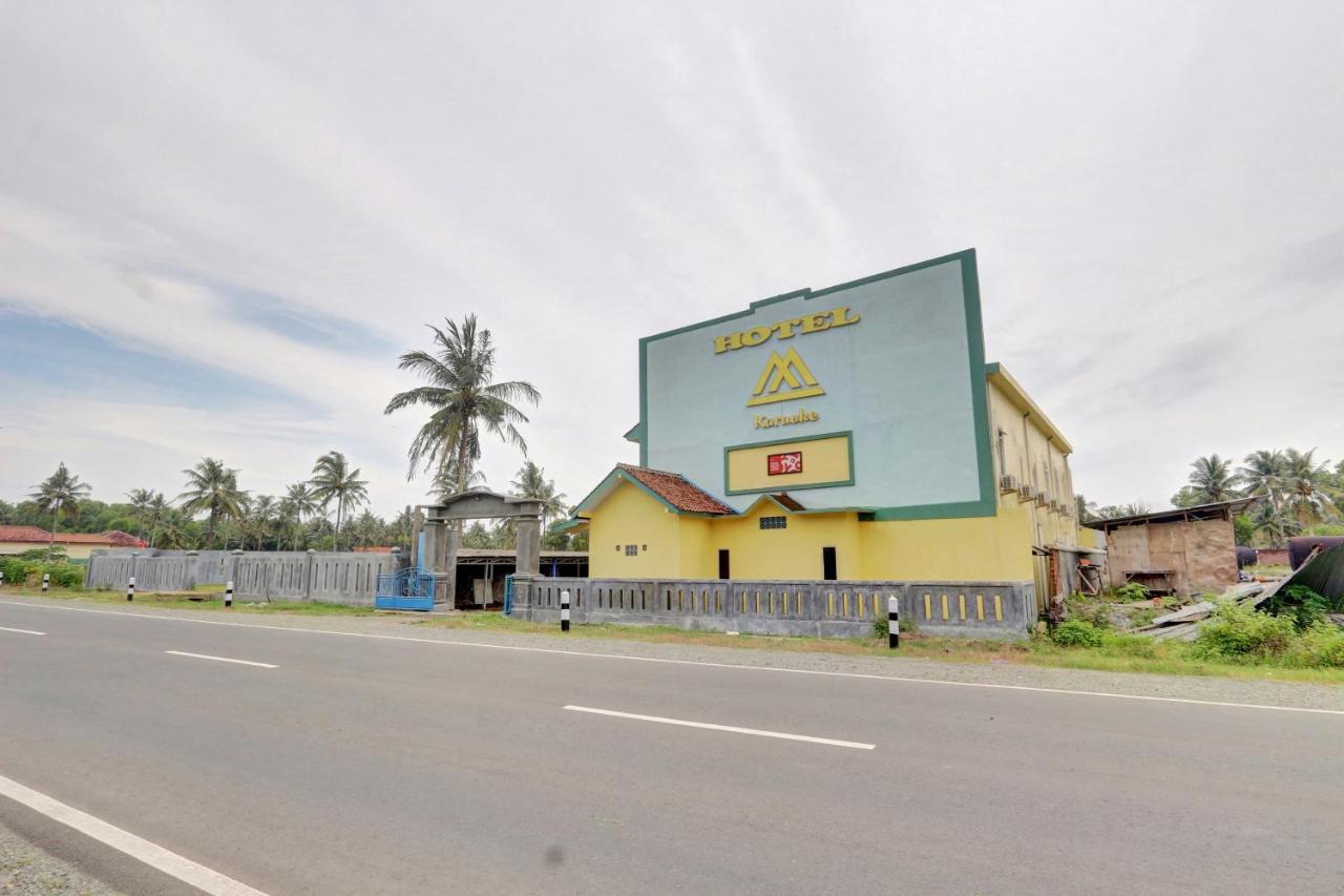 Oyo 90796 Hotel Mulya Indah Tambakmulya Экстерьер фото