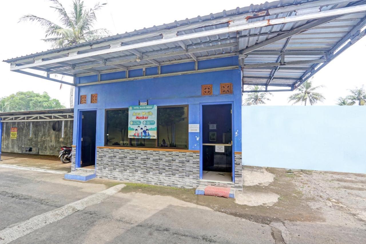 Oyo 90796 Hotel Mulya Indah Tambakmulya Экстерьер фото