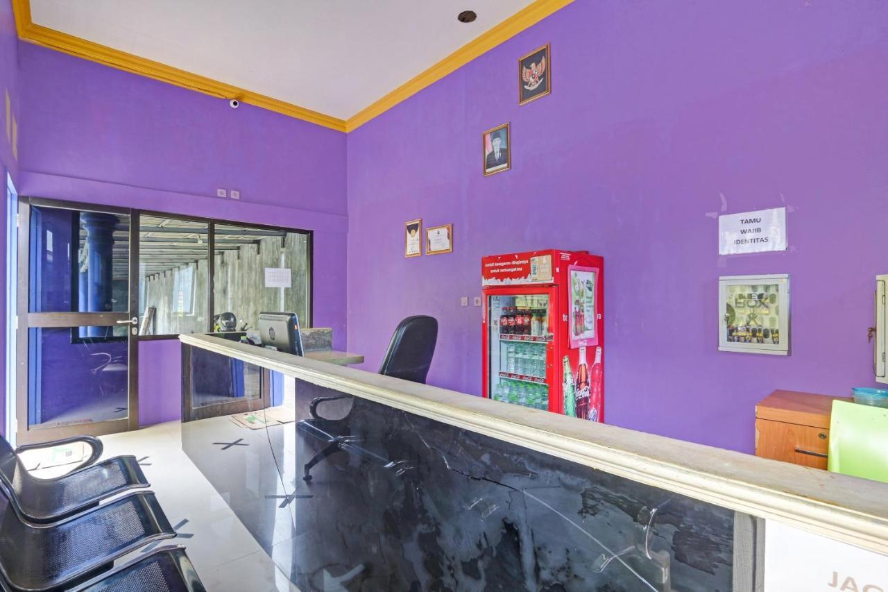 Oyo 90796 Hotel Mulya Indah Tambakmulya Экстерьер фото
