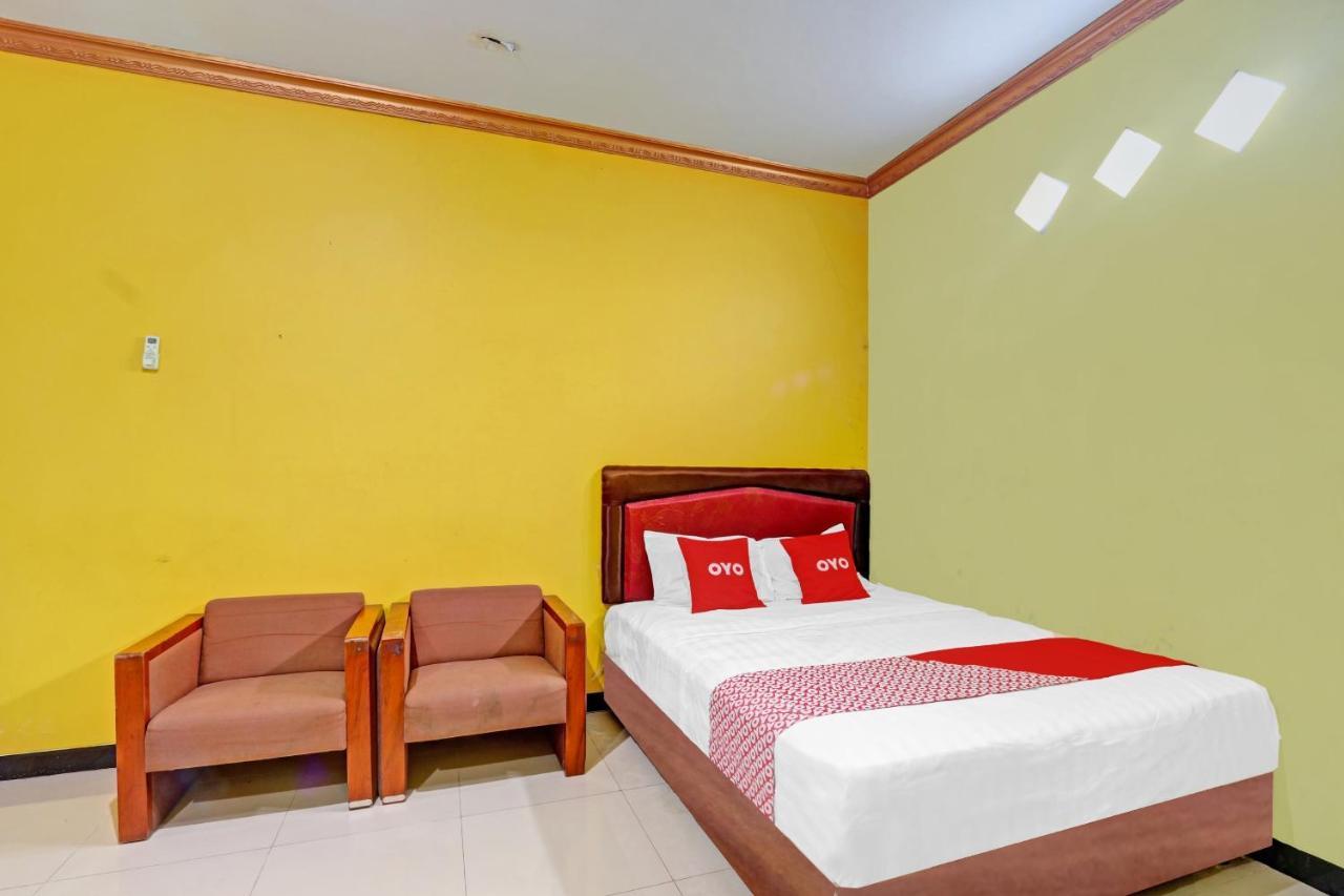 Oyo 90796 Hotel Mulya Indah Tambakmulya Экстерьер фото
